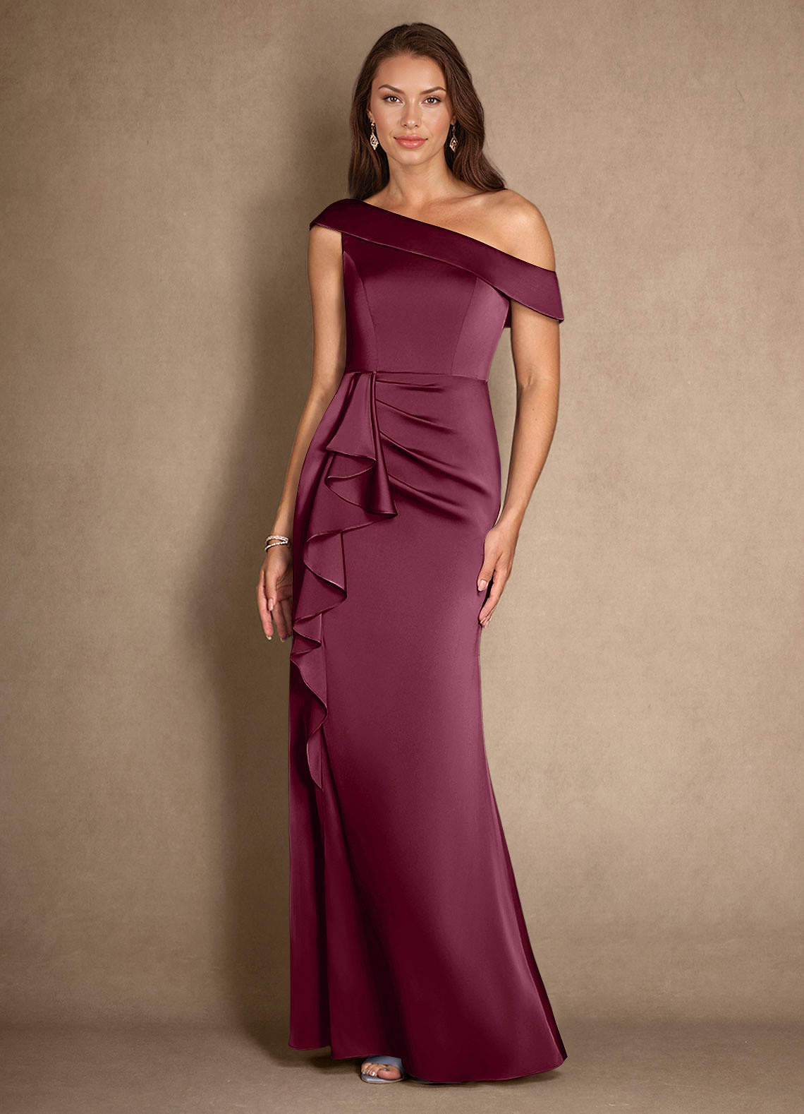 Azazie Hamptons vestidos de madre de la novia Vestido de Mora de Satén Elástico de Corte En A con Plisado image3