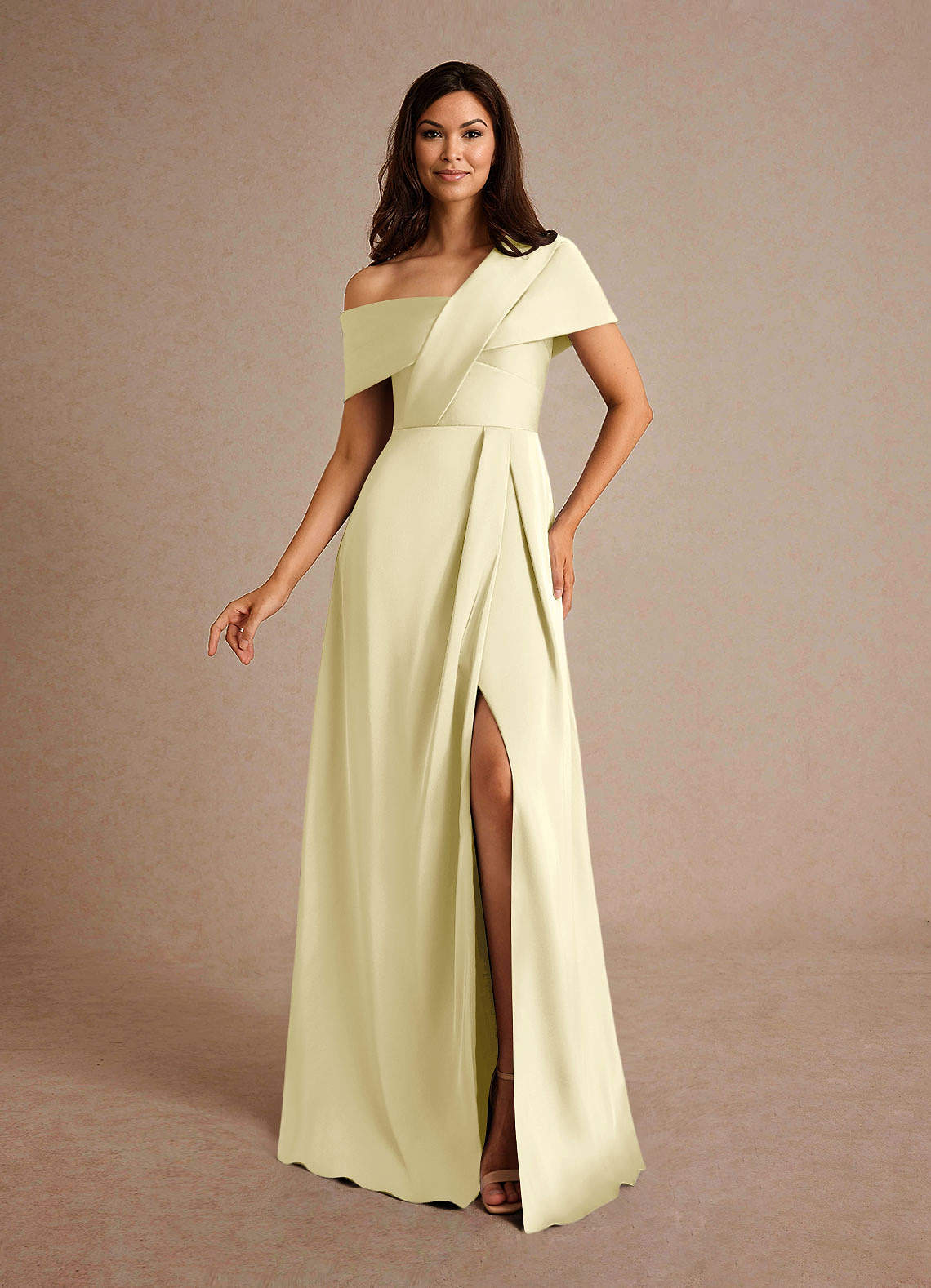 Sorbete De Limón Azazie Milton Vestido de Sorbete De Limón de Satén  Elástico de Corte en A con Plisado vestidos de madre de la novia | Azazie ES, image size:1140x1578