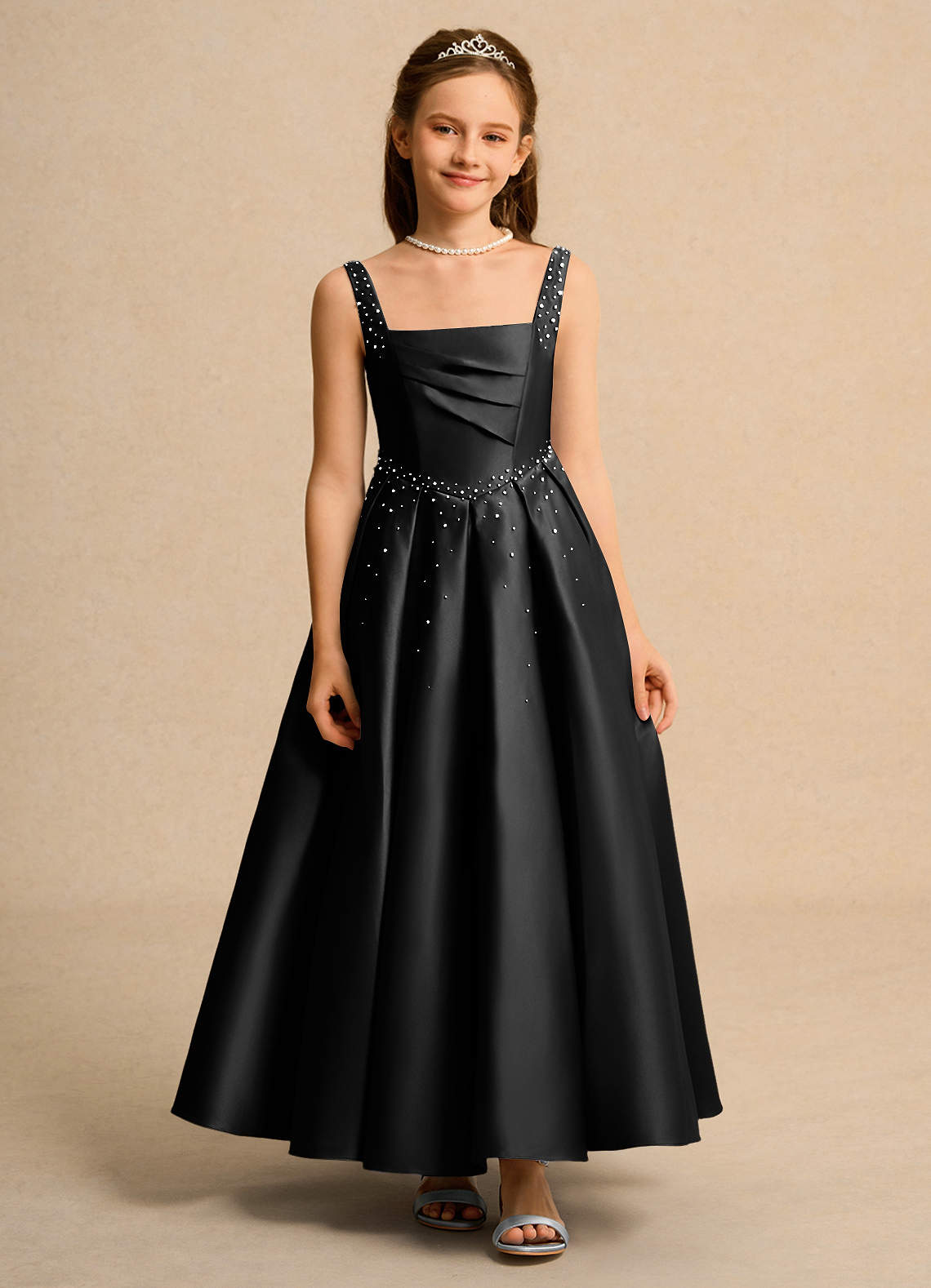 Azazie Mochi Girl Jurken voor bloemenmeisjes Baljurk Jurk van Mat Satijn Geplooid Zwart image1