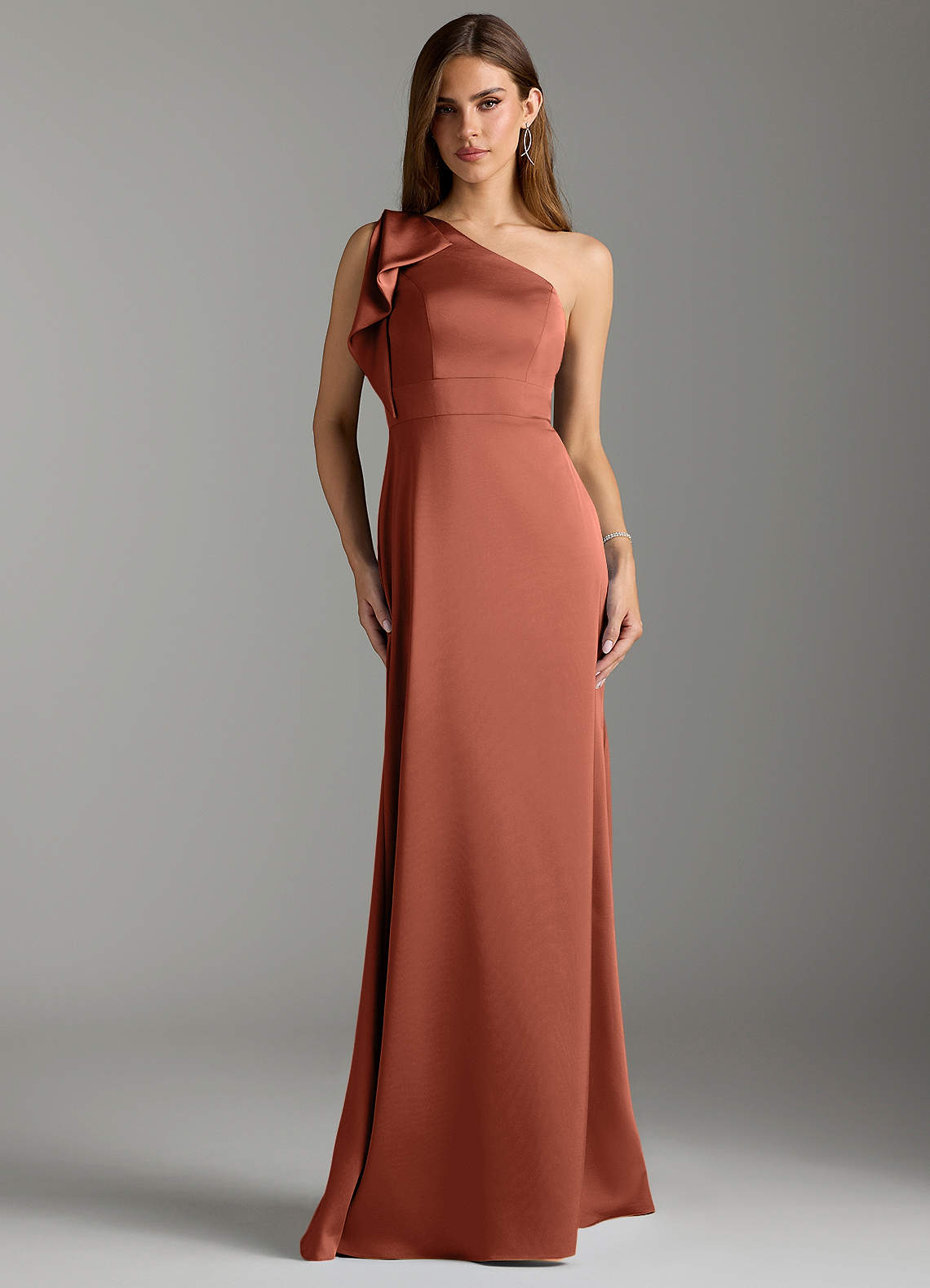 Azazie Rinna Brautjungfernkleider Meerjungfrau-Linie Gestreift Stretch-Satin Kleid Lehm image1