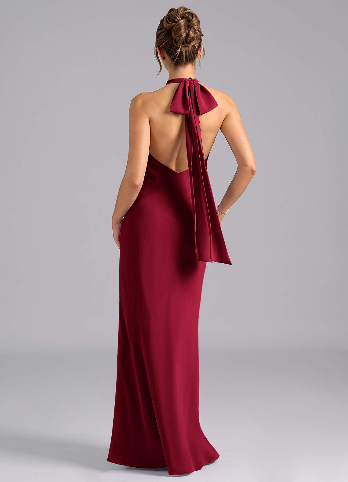 Azazie Velli Vestidos de damas de honor Vestido de Borgoña de Gasa de Corte Sirena con Cuello Alto image1