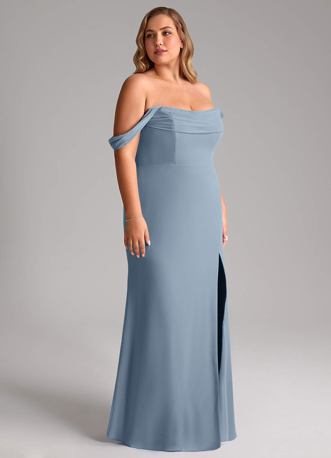 Azazie Saige Vestidos de damas de honor Vestido de Azul Polvoriento de Gasa de Corte en A Convertible con Vestidos sin tirantes image11