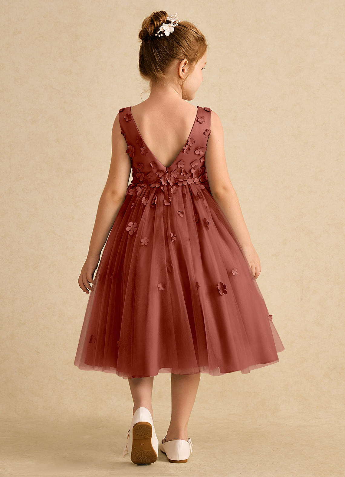 Azazie Lana Vestidos de florista Vestido Castanho Aloirado de Cetim fosco de Linha A com Sem mangas image1