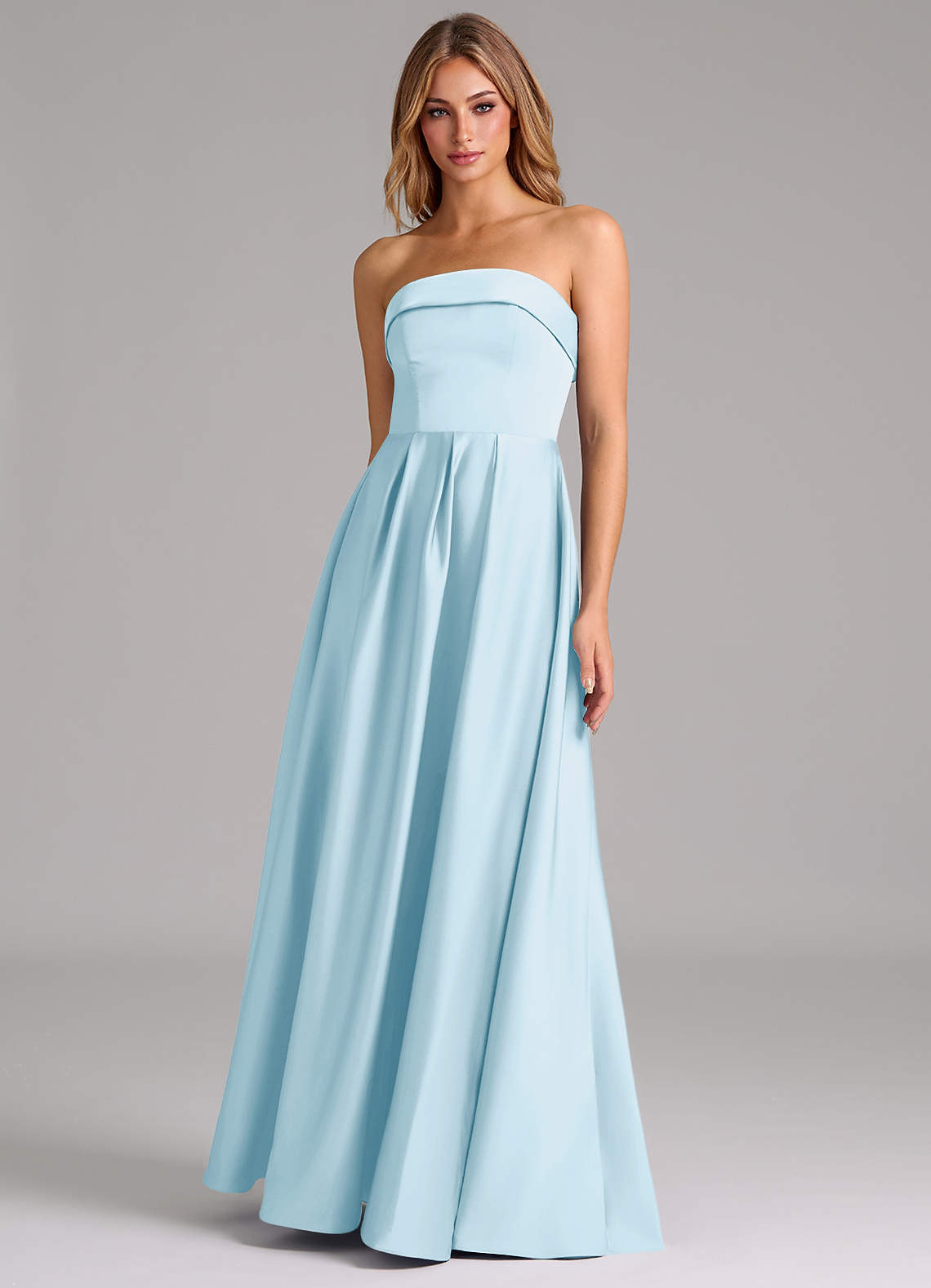 Azazie Lucienne Robes de demoiselle d'honneur Robe Trapèze Convertible en Satin extensible Sans bretelle Bleu Ciel image1