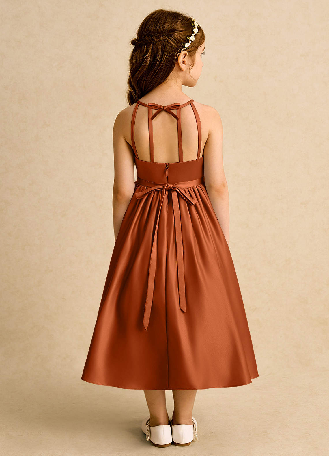 Azazie Indi Robe Demoiselle D'honneur Fillette Robe Trapèze en Mat Satiné Arc Orange Brûlée image1