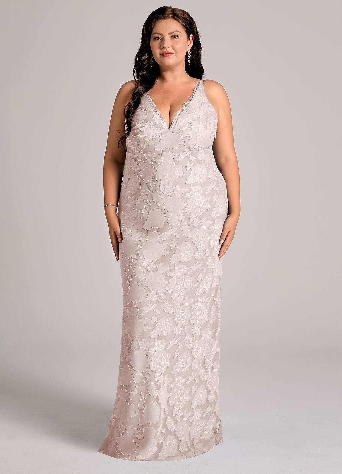 Azazie Tianna Vestidos de damas de honor Vestido de Rosa Rubor de Devorado Floral de Corte Recto con Encaje image1