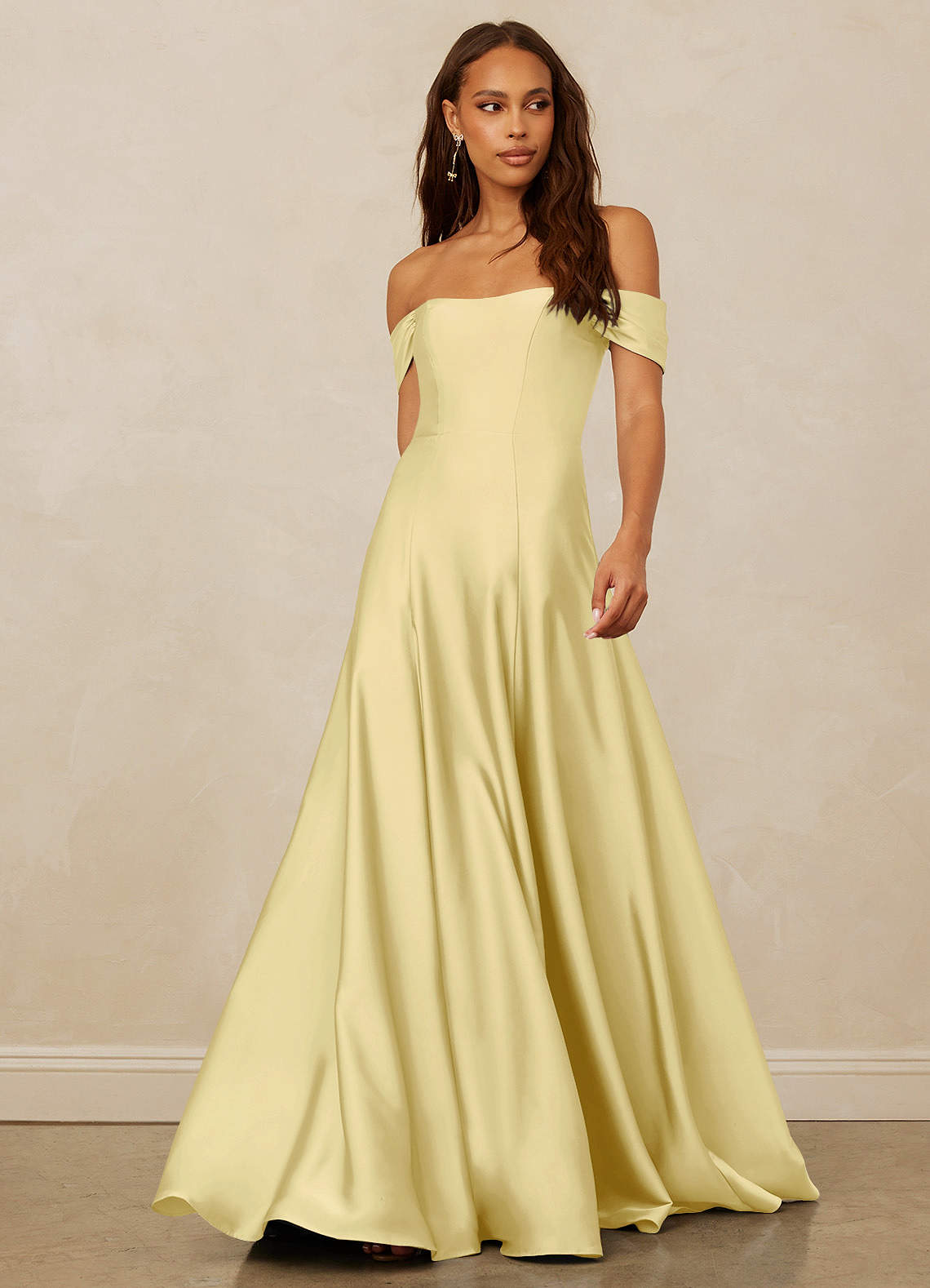 Christian Siriano Bridal for Azazie 1002 Robes de demoiselle d'honneur Robe Trapèze Convertible en Satin extensible Épaule décolletée Sorbet Citron image1