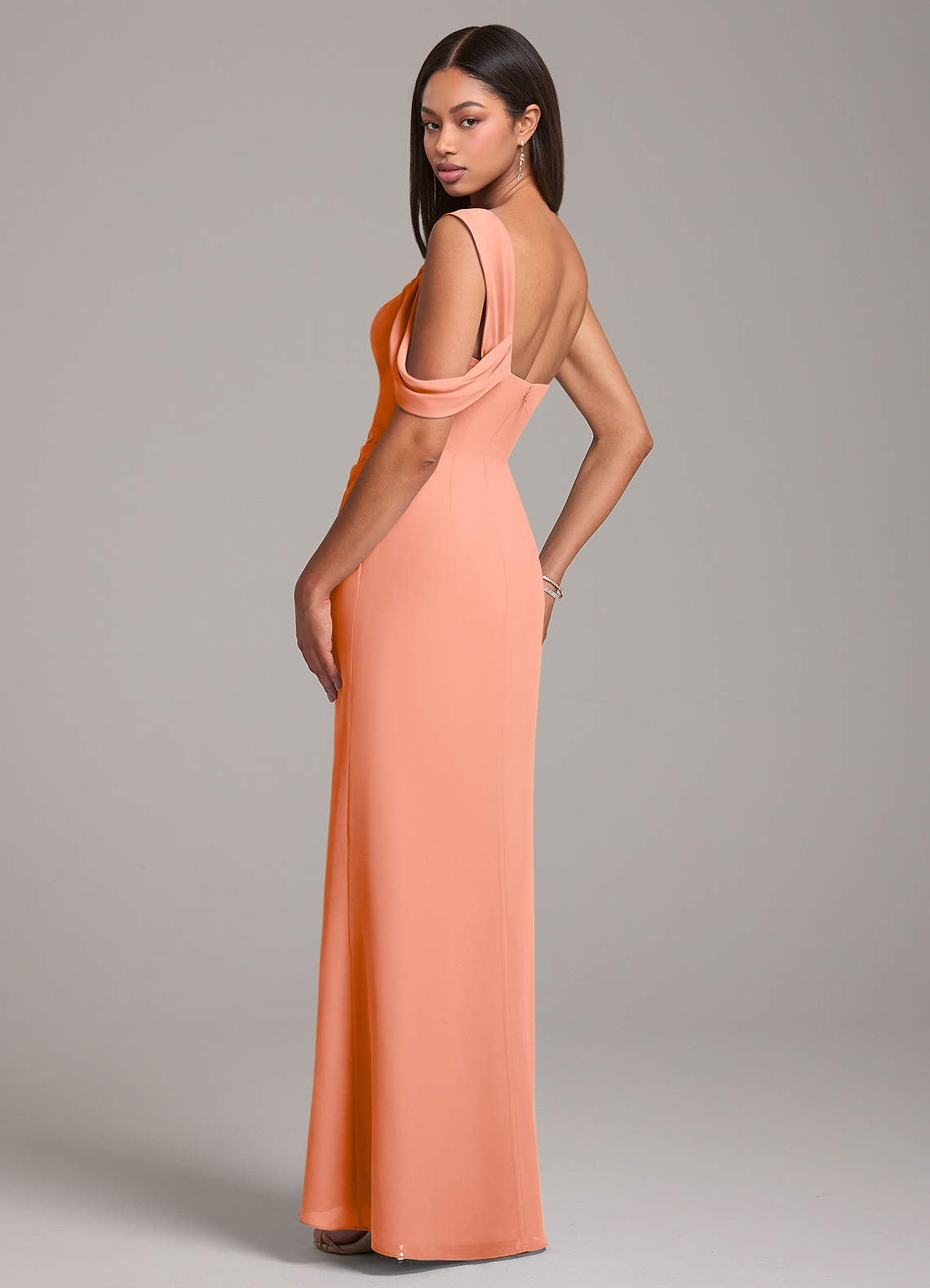 Azazie Wynter Vestidos de damas de honor Vestido de Atardecer de Gasa de Corte Recto con Vestidos sin tirantes image4