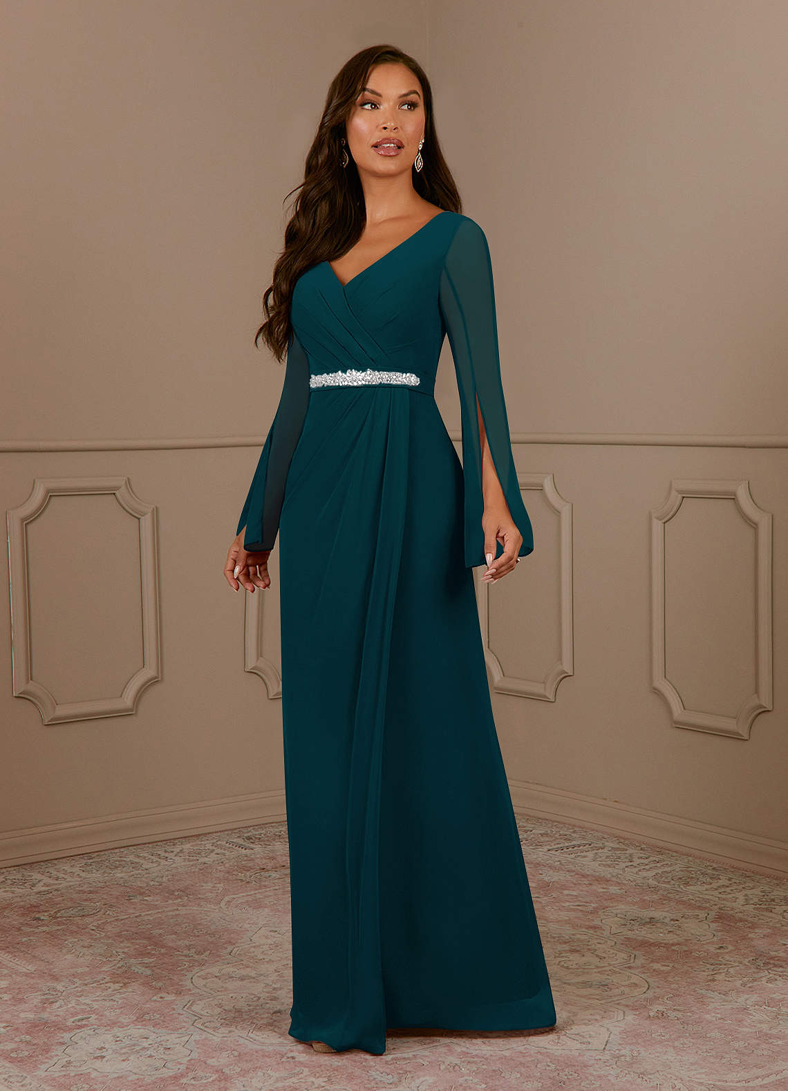 Azazie Belinda Mère de la mariée Robes Robe Trapèze en Mousseline de soie Col V plissé Vert Pin image1