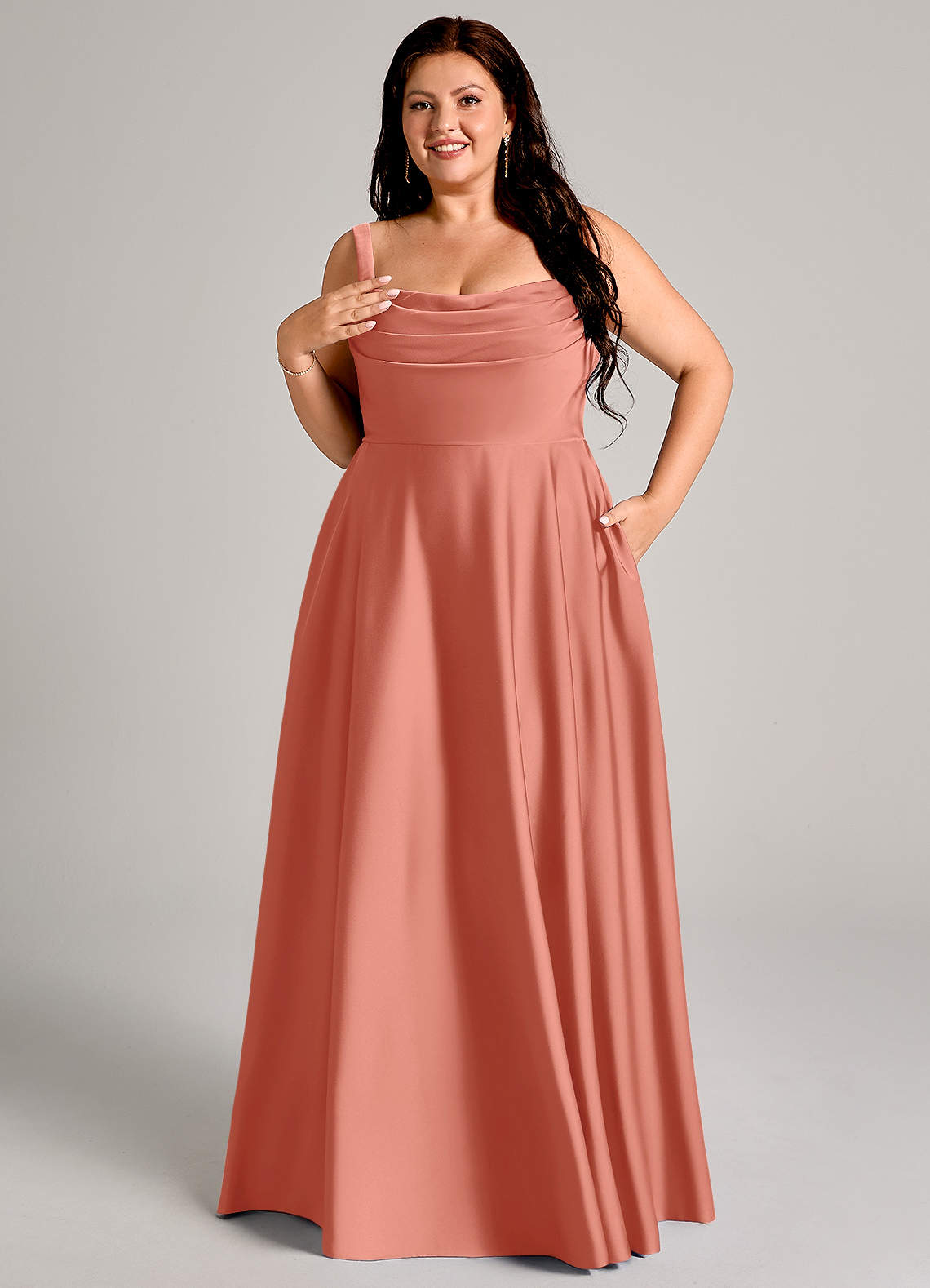 Azazie Shaude Robes de demoiselle d'honneur Robe Trapèze en Satin extensible Plissée Rose Saumon image10