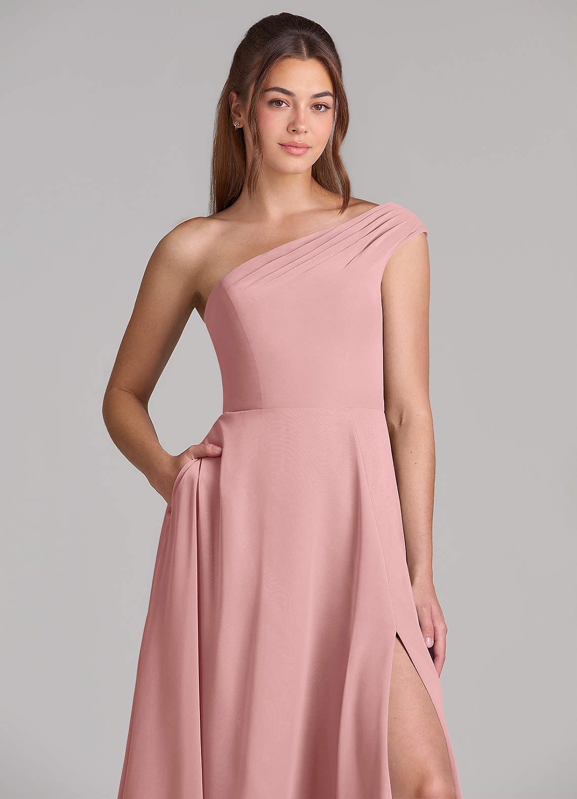 Azazie Melanie Robes de demoiselle d'honneur Robe Trapèze en Mousseline de soie Épaule décolletée Rose Poussiéreuse image4