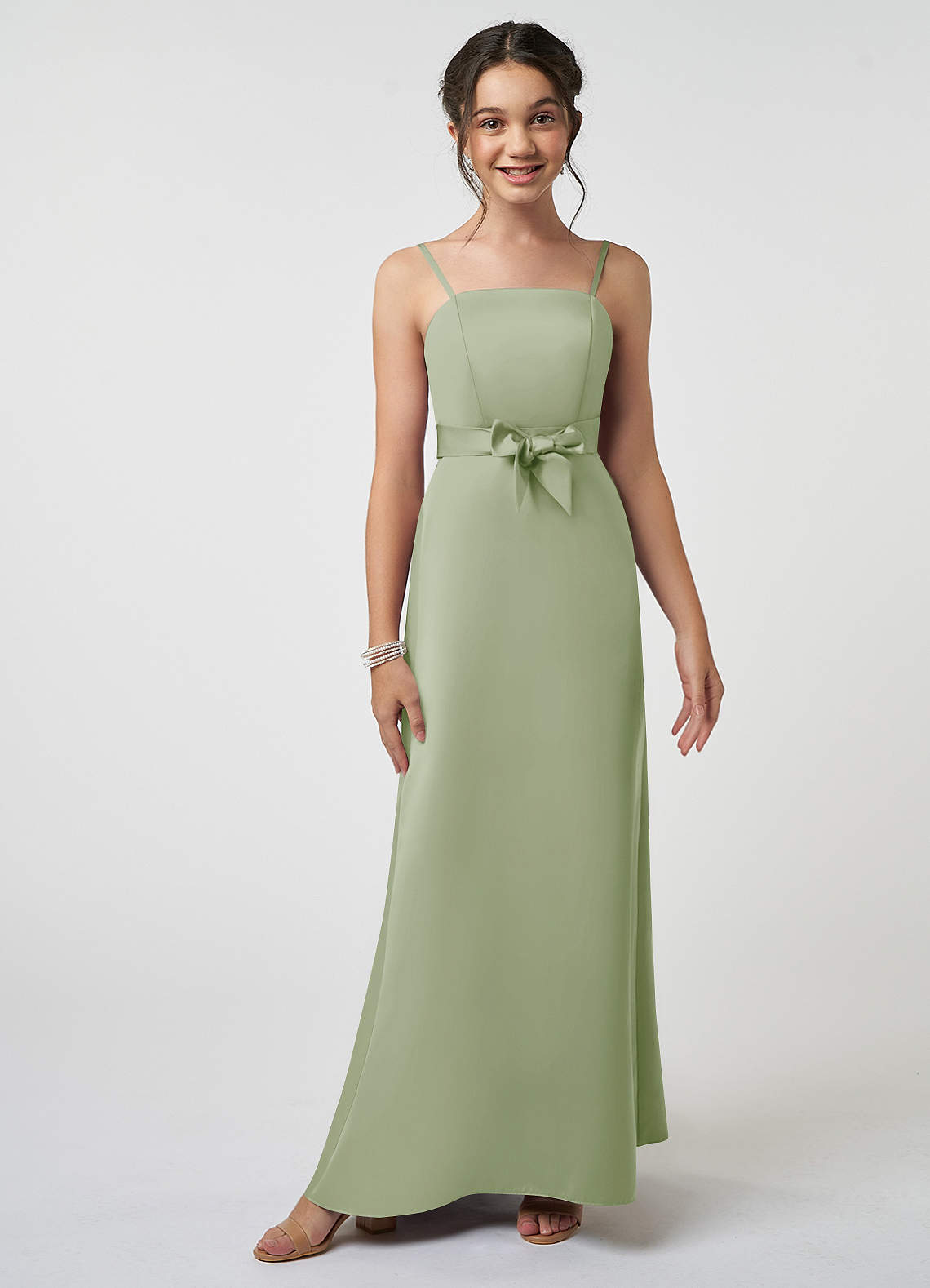 Azazie Anina Junior Robe Trapèze en Satin extensible Arc Vert Sauge image1