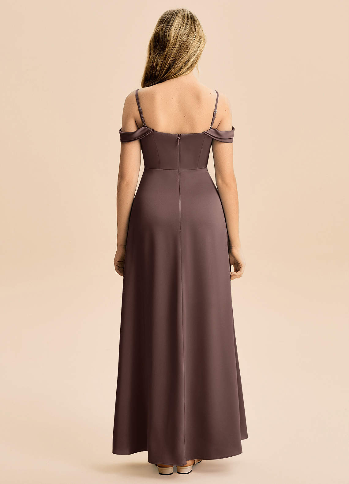 Azazie Lettie Junior Jurk van Stretch Satijn met A-Lijn Off-shoulder Ganache image2