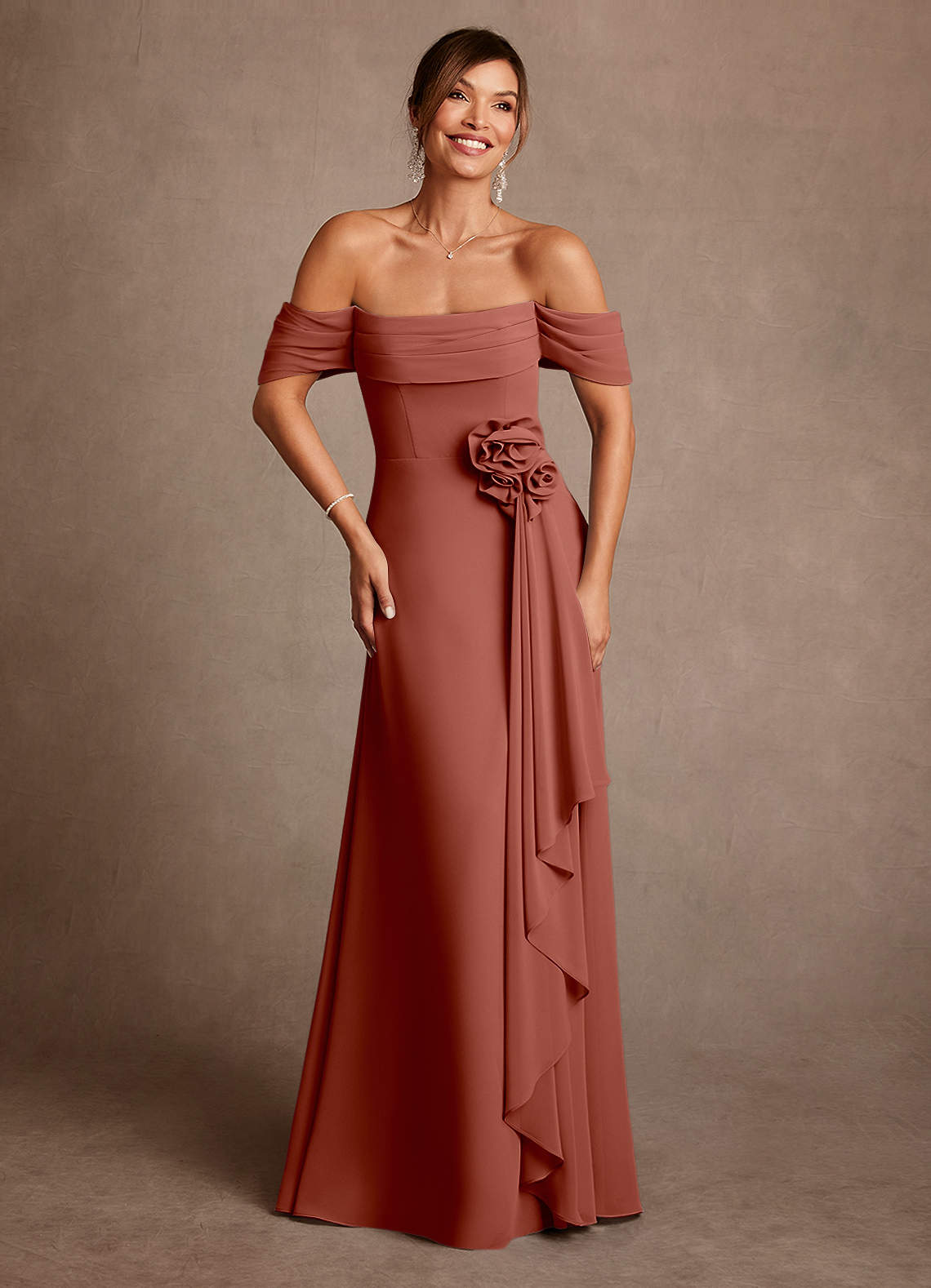 Azazie Amherst Abiti per la Madre della Sposa Abito A-Line in Chiffon a Spalla Scoperta Auburn image1