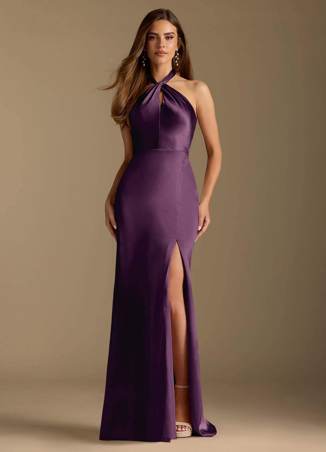 Azazie Tracie Robes de demoiselle d'honneur Robe Trapèze en Satiné métallisé Plissée Prune image1