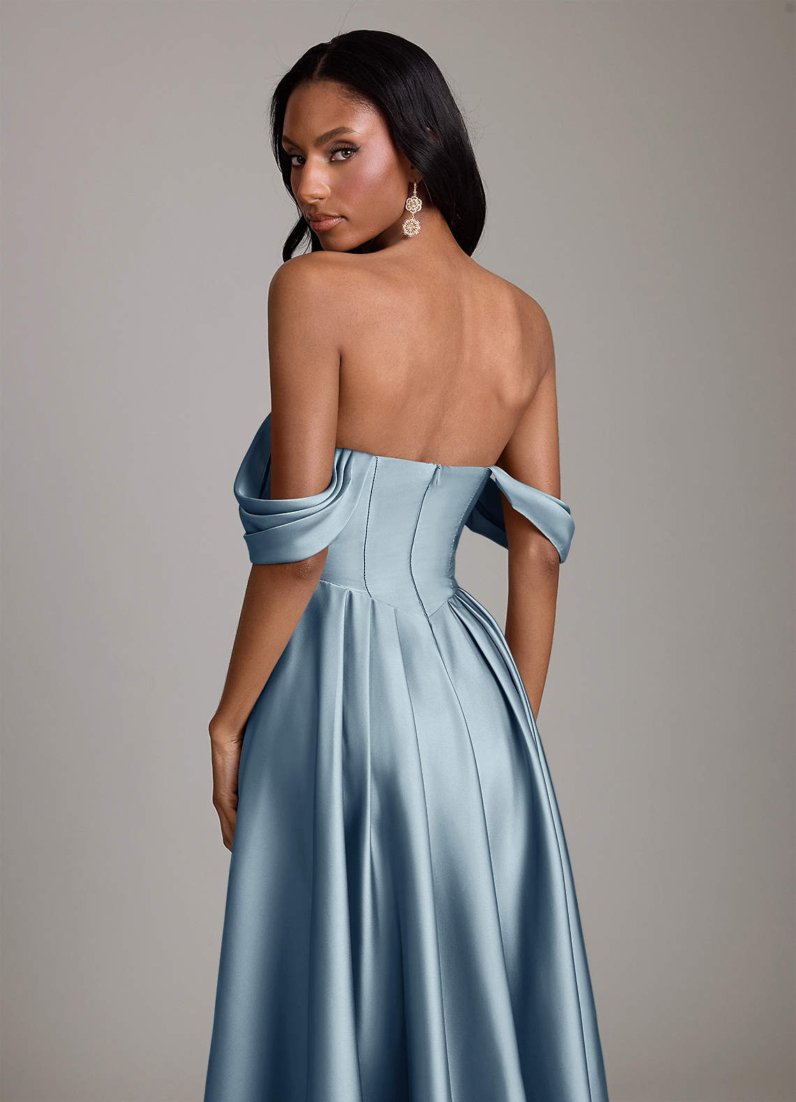 Azazie Loisa Prova i vestiti a casa Abito A-Line in Raso Elasticizzato a Spalla Scoperta Blu Polveroso image3