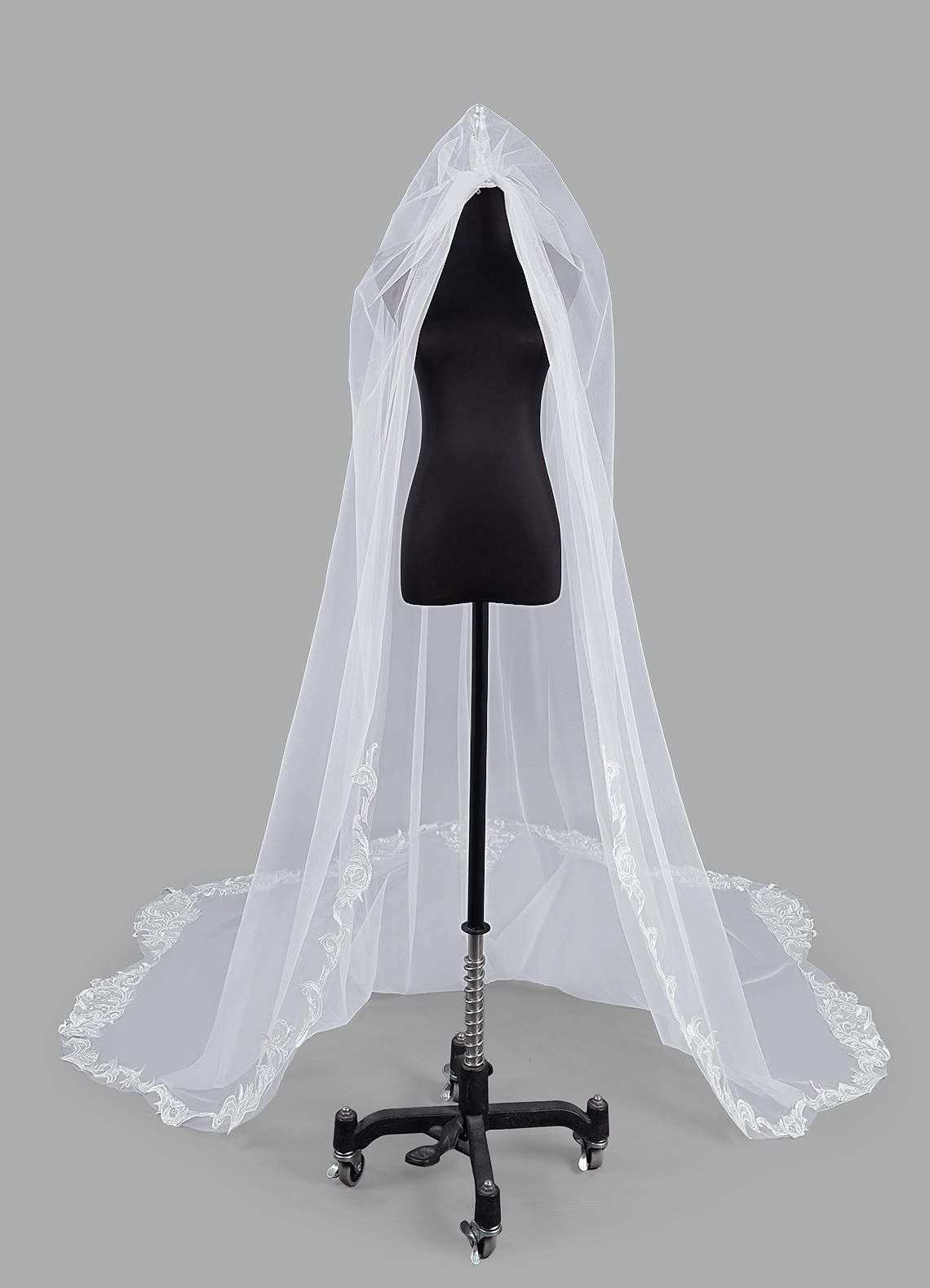 front Maria Lace Cathedral Veil