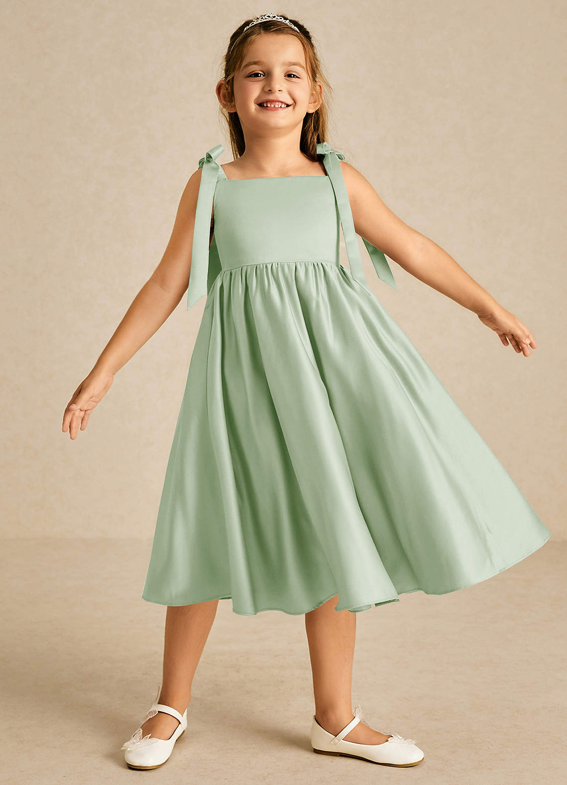 Azazie Chelsie Robe Demoiselle D'honneur Fillette Robe Trapèze en Mat Satiné Arc Vert Sauge image1