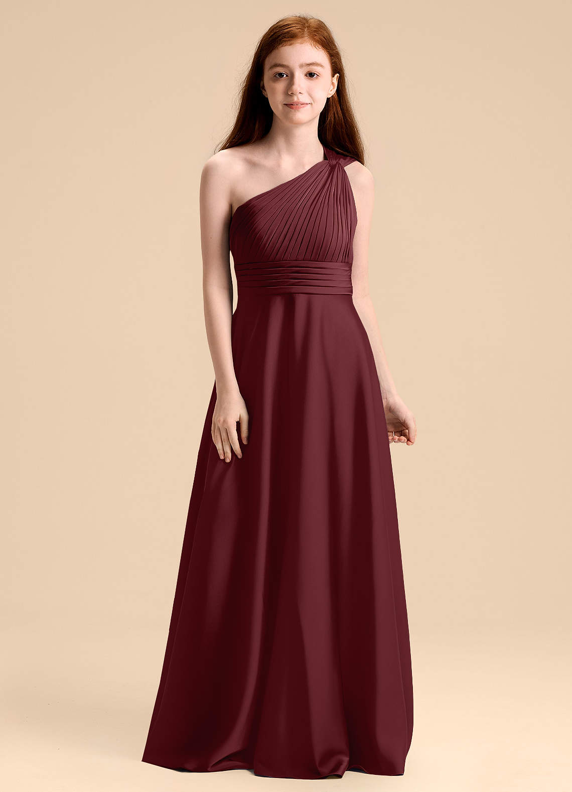 Azazie Charlize Junior Vestido de Cabernet de Satén Elástico de Corte en A con Plisado image1