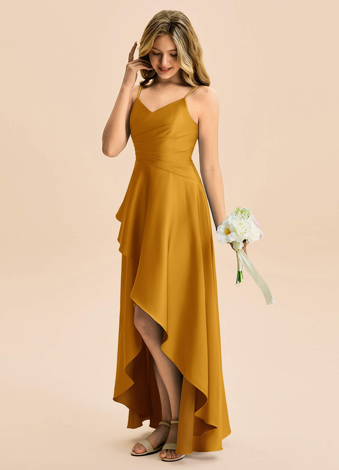 Azazie Eirlys Junior Vestido Caramelo de Cetim elástico de Linha A com Plissado image2