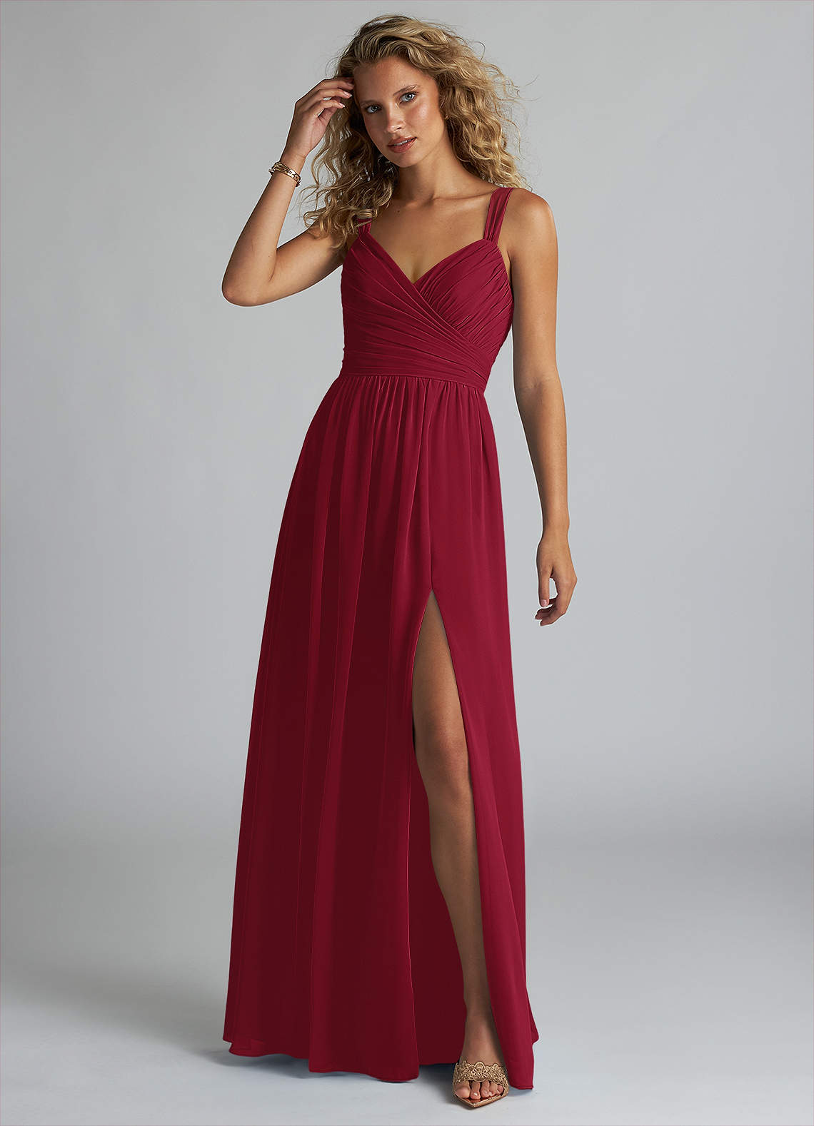 深いワインカラー・ビーズ刺繍・ベルベットのアオザイ Azazie Aziza Burgundy Bridesmaid Dresses | Azazie