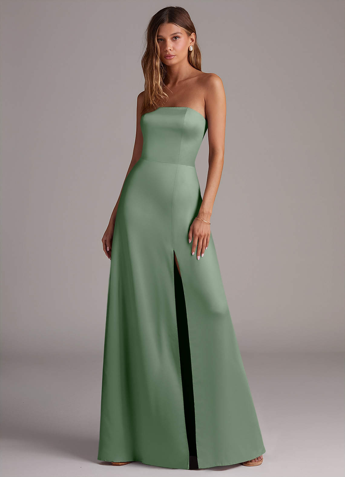 Azazie Wren Vestidos de damas de honor Vestido de Matcha de Satén Elástico de Corte en A Convertible con Sin tirantes image1