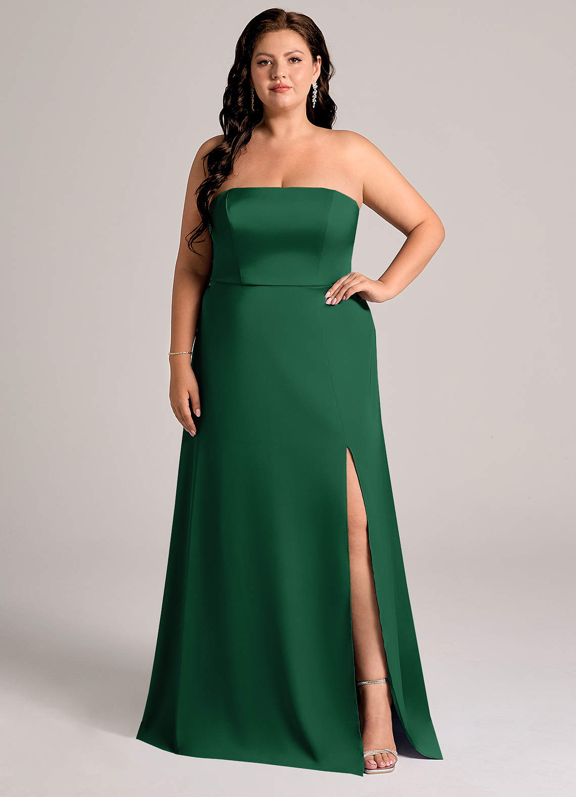 Azazie Wren Vestidos de damas de honor Vestido de Verde Oscuro de Satén Elástico de Corte en A Convertible con Sin tirantes image5