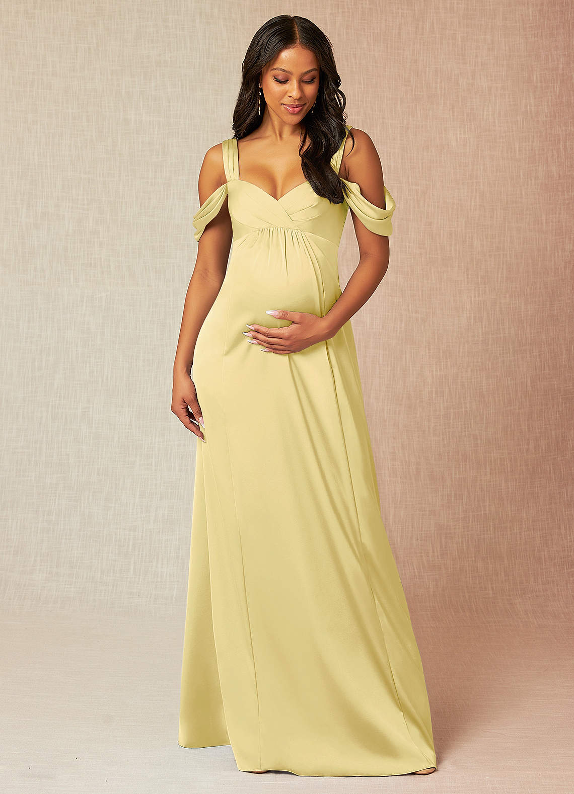 Azazie Rhea vestidos de dama de honor de maternidad Vestido de Corte En A Off The Shoulder Plisado Hasta el suelo Satén Elástico image1