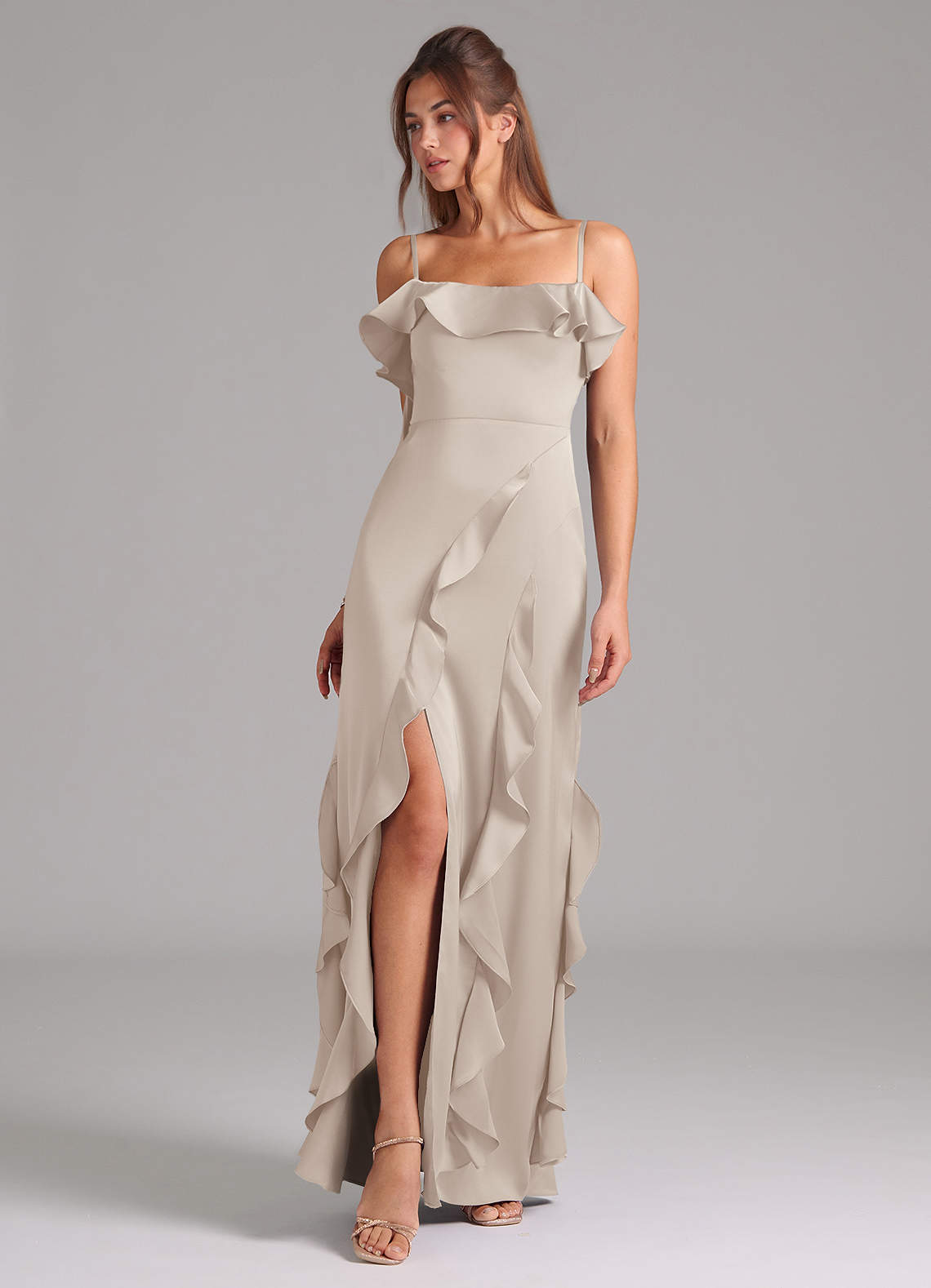Azazie Malia Robes de demoiselle d'honneur Robe Trapèze en Satin extensible Fente Latérale Givre image1