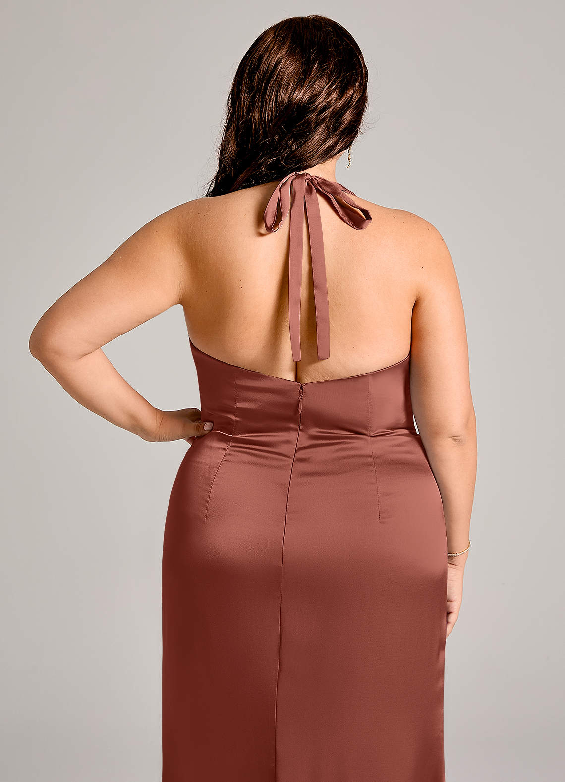 Azazie Valerie Jurken voor bruidsmeisjes Jurk van Stretch Satijn met Zeemeermin Geplooid Kastanjebruin image7