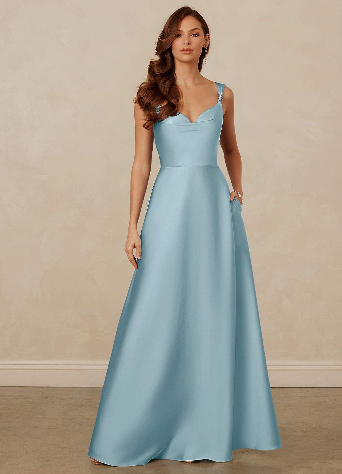 Christian Siriano Bridal for Azazie 1001 Robes de demoiselle d'honneur Robe Trapèze en Satin extensible Encolure en Forme de Cœur Bleu Maussade image1