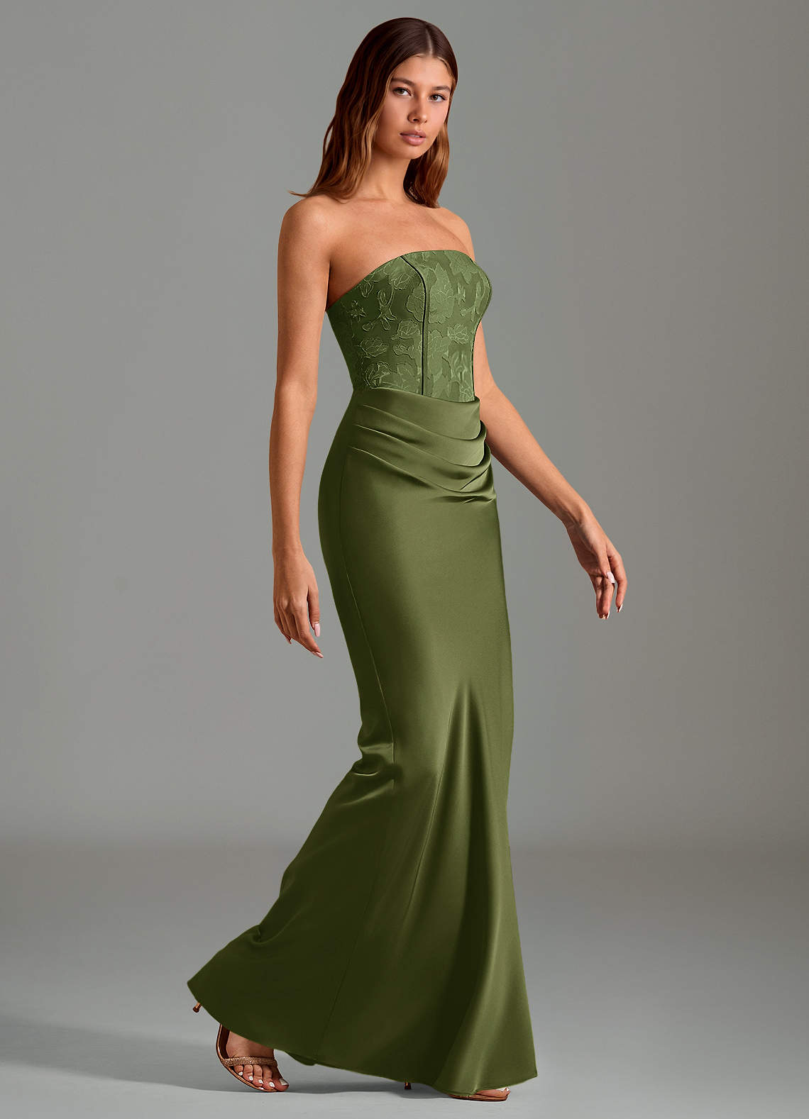 Azazie Emilia Vestidos de madrinha de casamento Vestido Oliva de Cetim elástico de sereia com Sem alças image2