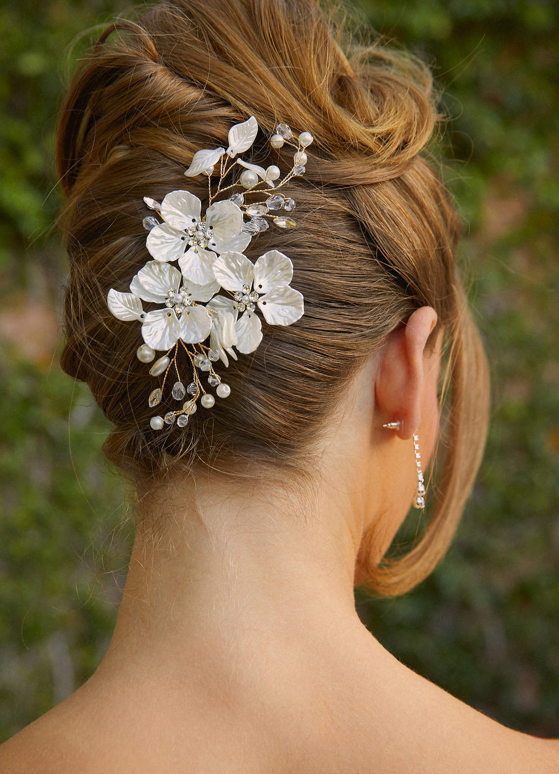 front White Floral And Pearl Crystal Hair Clip