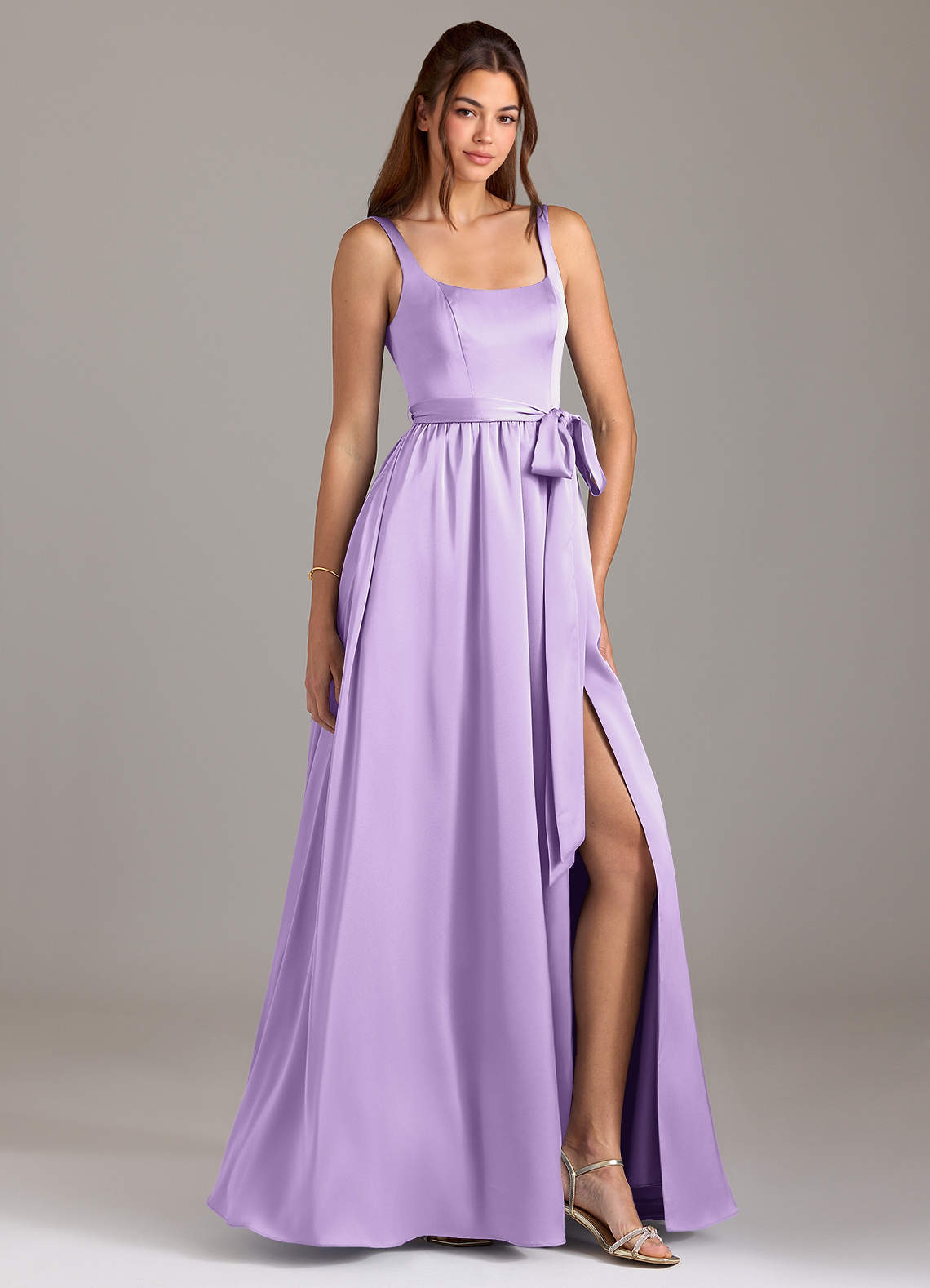 Azazie Elliott Robes de demoiselle d'honneur Robe Trapèze en Satin extensible avec poches Lilas image1