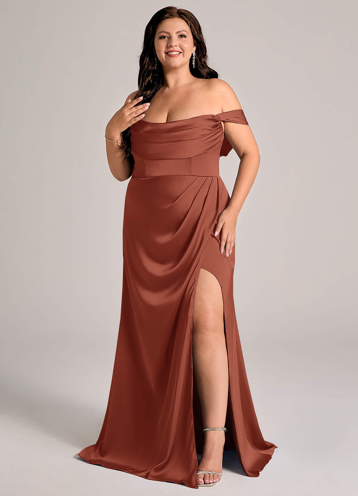 Azazie Johana Brudtärnklänningar Klä av Sjöjungfru i Stretch Satin Av axeln Kastanjebrunt Konvertibel image1
