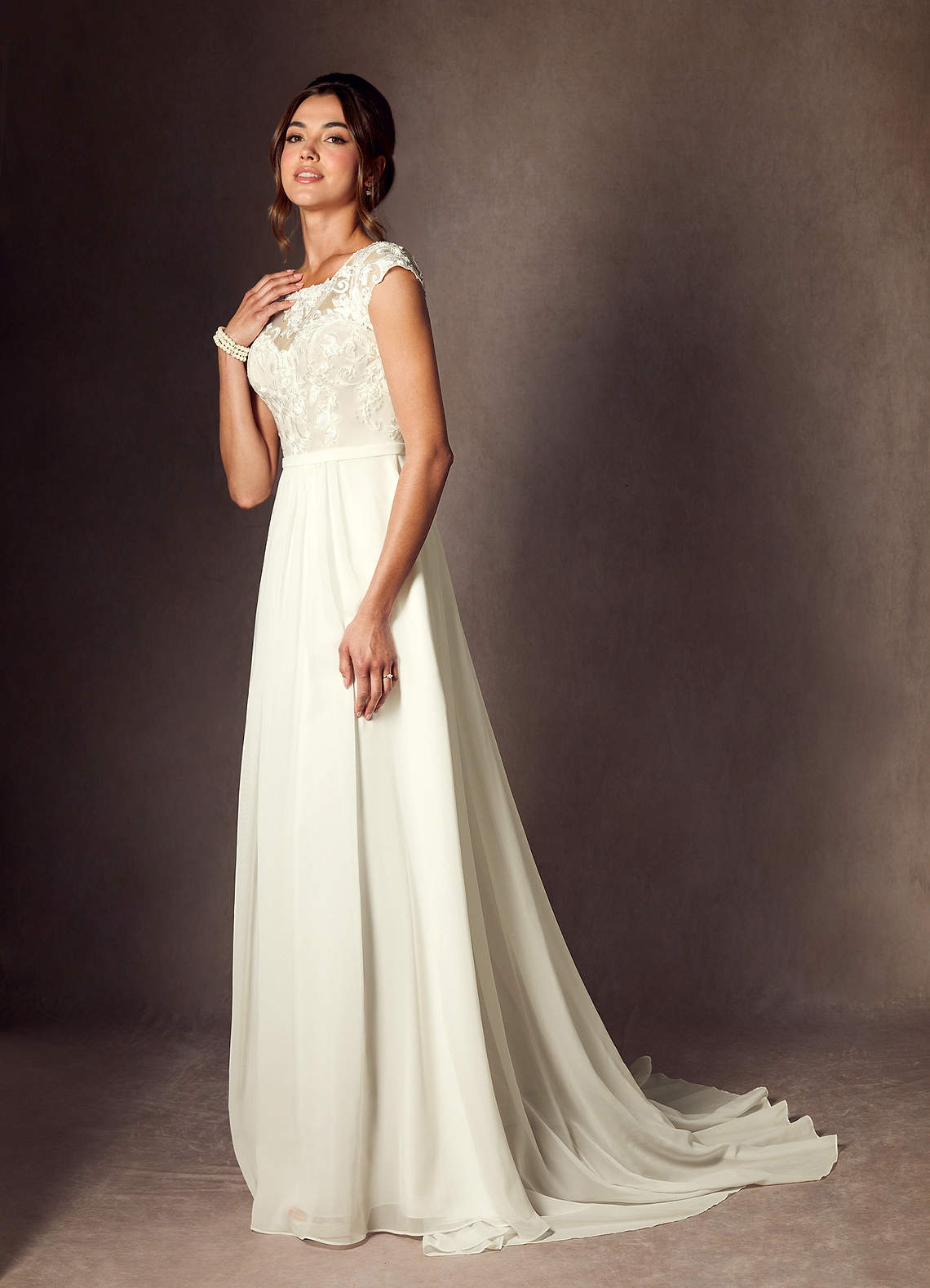 Azazie Brynslee Robes de mariée Robe Trapèze en Mousseline de soie Paillettes Scoop Crème image7