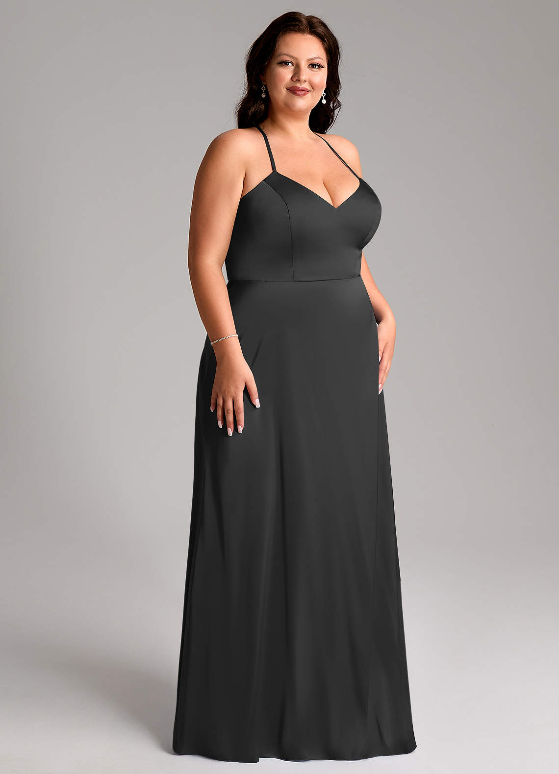 Azazie Mei Robes de demoiselle d'honneur Robe Trapèze en Satin extensible Col en V Noir image9