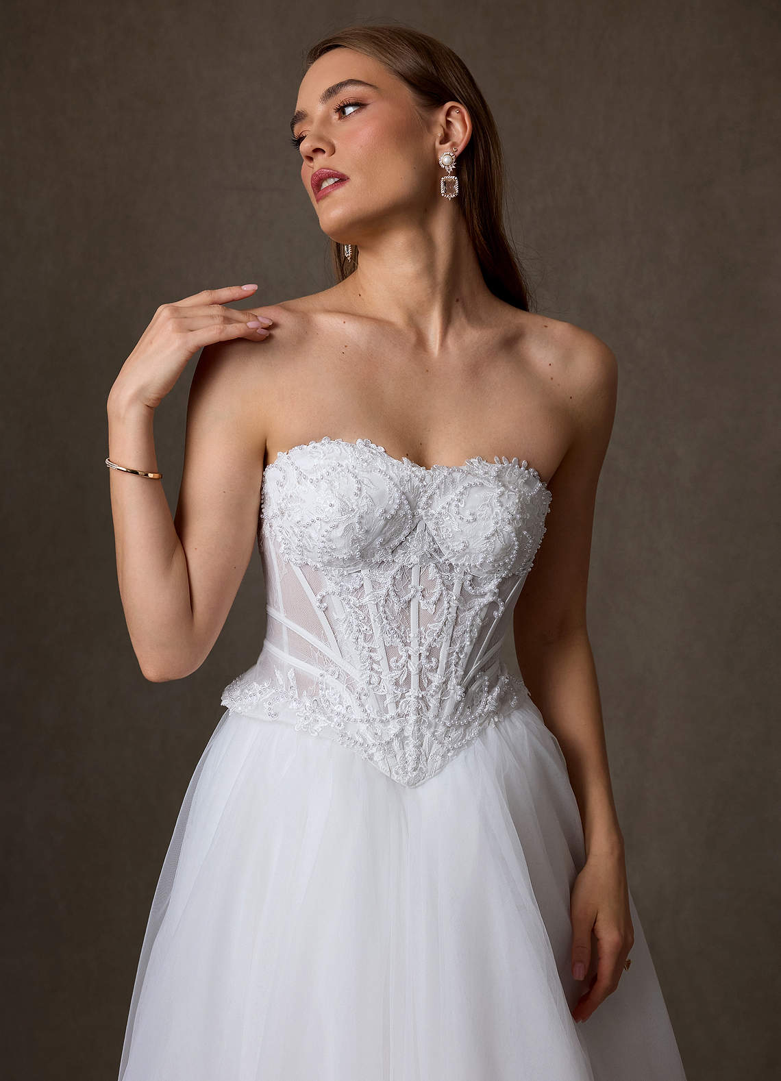 Azazie Ione Robes de mariée Robe Trapèze en Dentelle Sans bretelles Blanc De Diamant image4