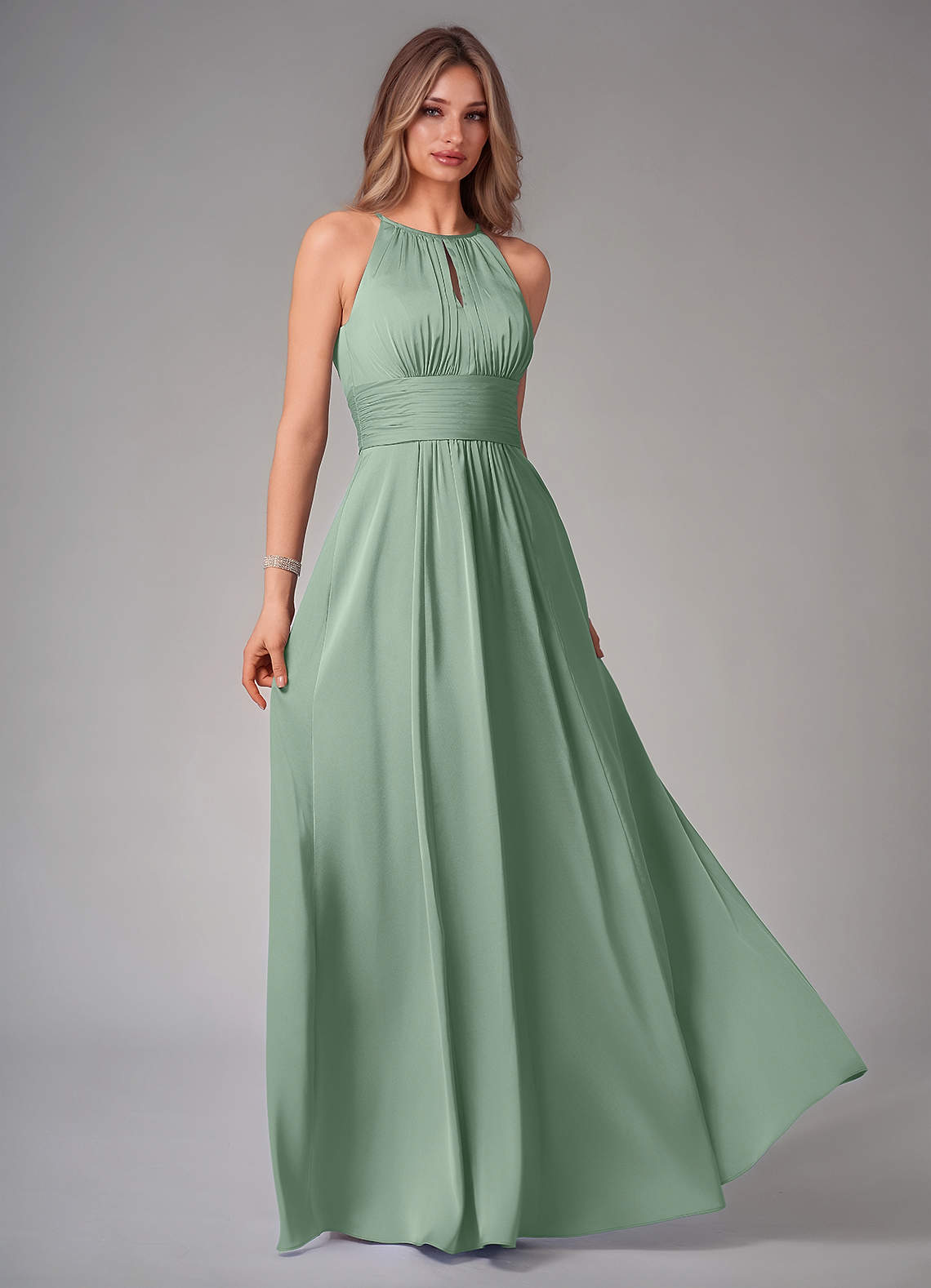 Azazie Bonnie Vestidos de damas de honor Vestido de Matcha de Satén Elástico de Corte en A con Plisado image1