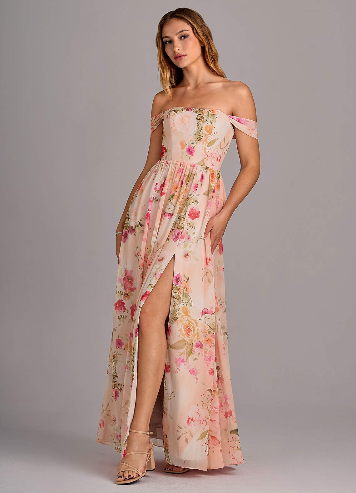 Azazie Calianna Robes de demoiselle d'honneur Robe Trapèze Convertible en Mousseline de soie Épaule décolletée Bouquet Florale Abstrait image1