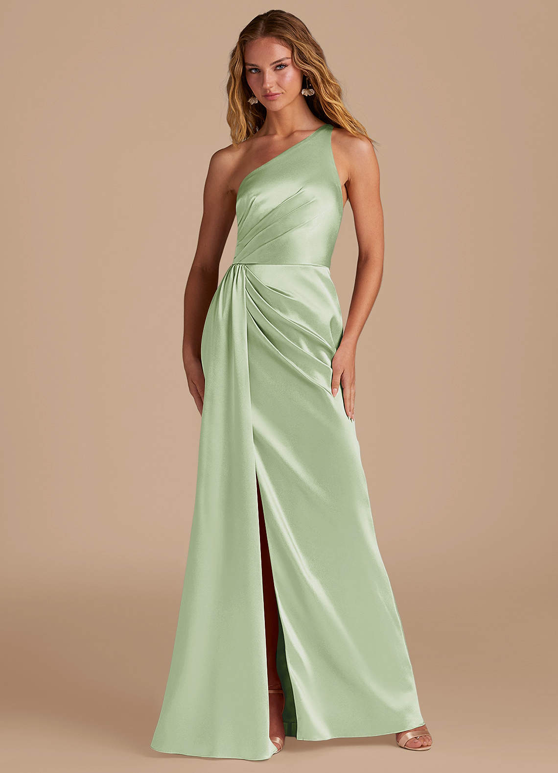 Azazie Mika Brautjungfernkleider Etui One-Shoulder Metallischer Satin Kleid Staubiger Salbeigrün image1