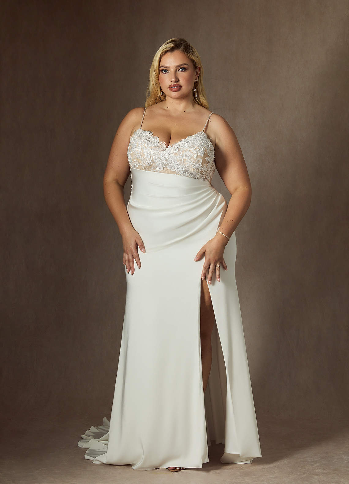Azazie Nyx Robes de mariée Robe Sirène en Satin extensible Col V à paillettes Diamant Blanc Champagne image1