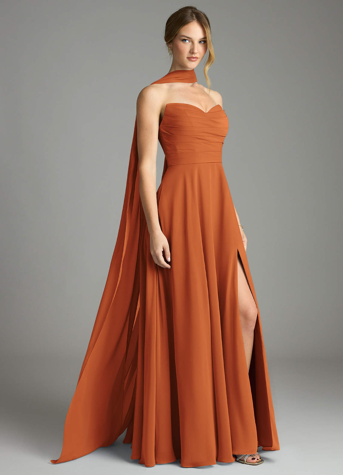 Azazie Ayla Abiti da Damigella Abito A-Line in Chiffon Scollo a Cuore Cannella image1