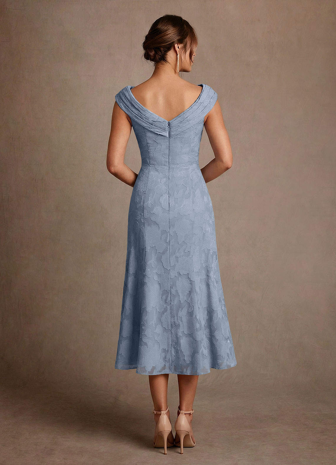 Azazie Keith Vestidos para mãe da noiva Vestido Azul Empoeirado de Esgotamento Floral de Bainha com Plissado image1