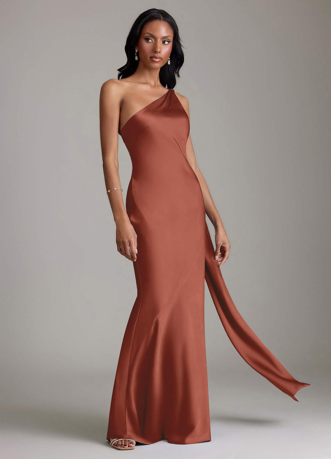 Azazie Juniper Brudtärnklänningar Klä av Sjöjungfru i Stretch Satin Ena axeln Kastanjebrunt image4