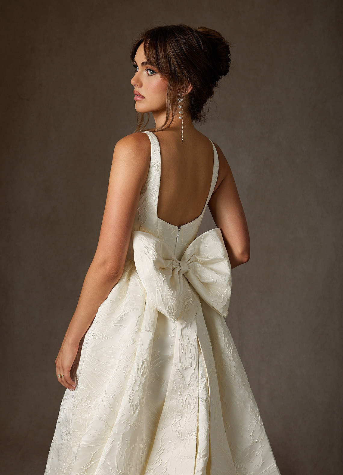 Azazie Skylin Vestidos de noiva Vestir Branco Antigo de Jacquard Floral de Vestido de baile com com bolsos image6