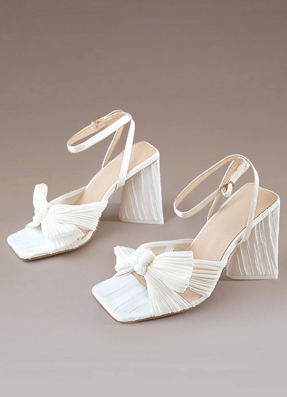 front bow sandals