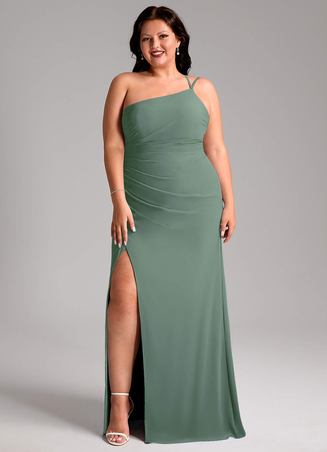 Azazie Eren Essayer des robes à la maison Robe Fourreau en Mousseline de soie Ue épaule Eucalyptus image9