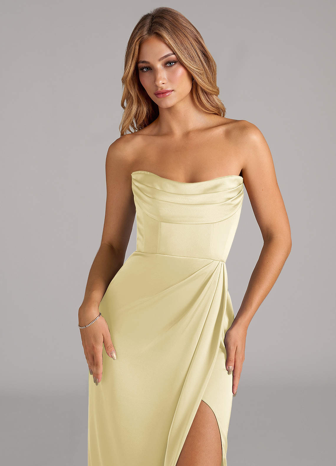 Azazie Johana Brautjungfernkleider Wandelbar Meerjungfrau-Linie Schulterfrei Stretch-Satin Kleid Zitronensorbet image1