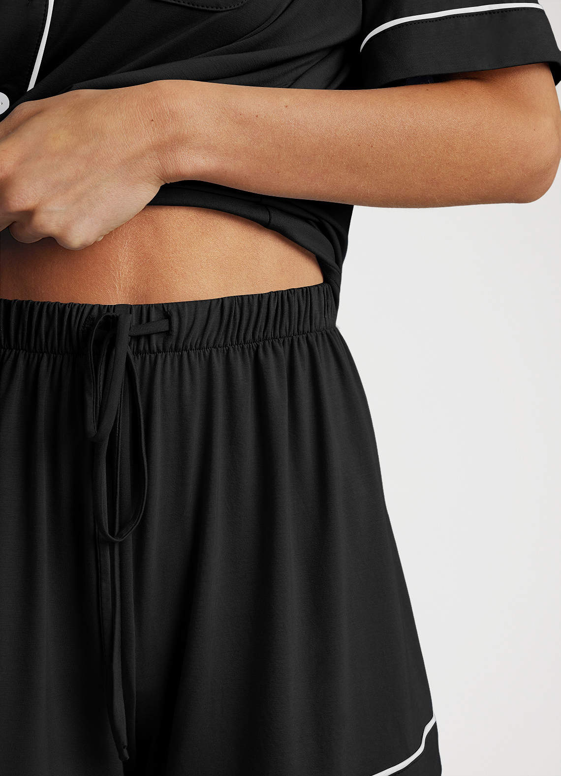 front Pyjamassæt med kontrastpiping i bambusfiber